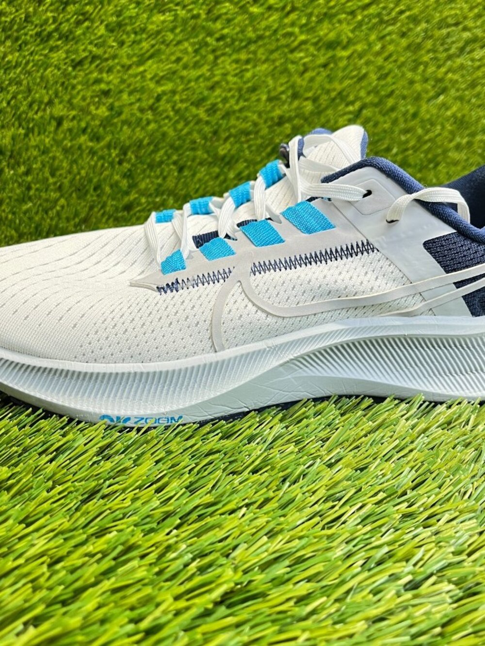 Nike Air Zoom Pegasus 38 Womens Size 8 White Blue Running Walking Shoes Sneakers - Picture 3 of 11